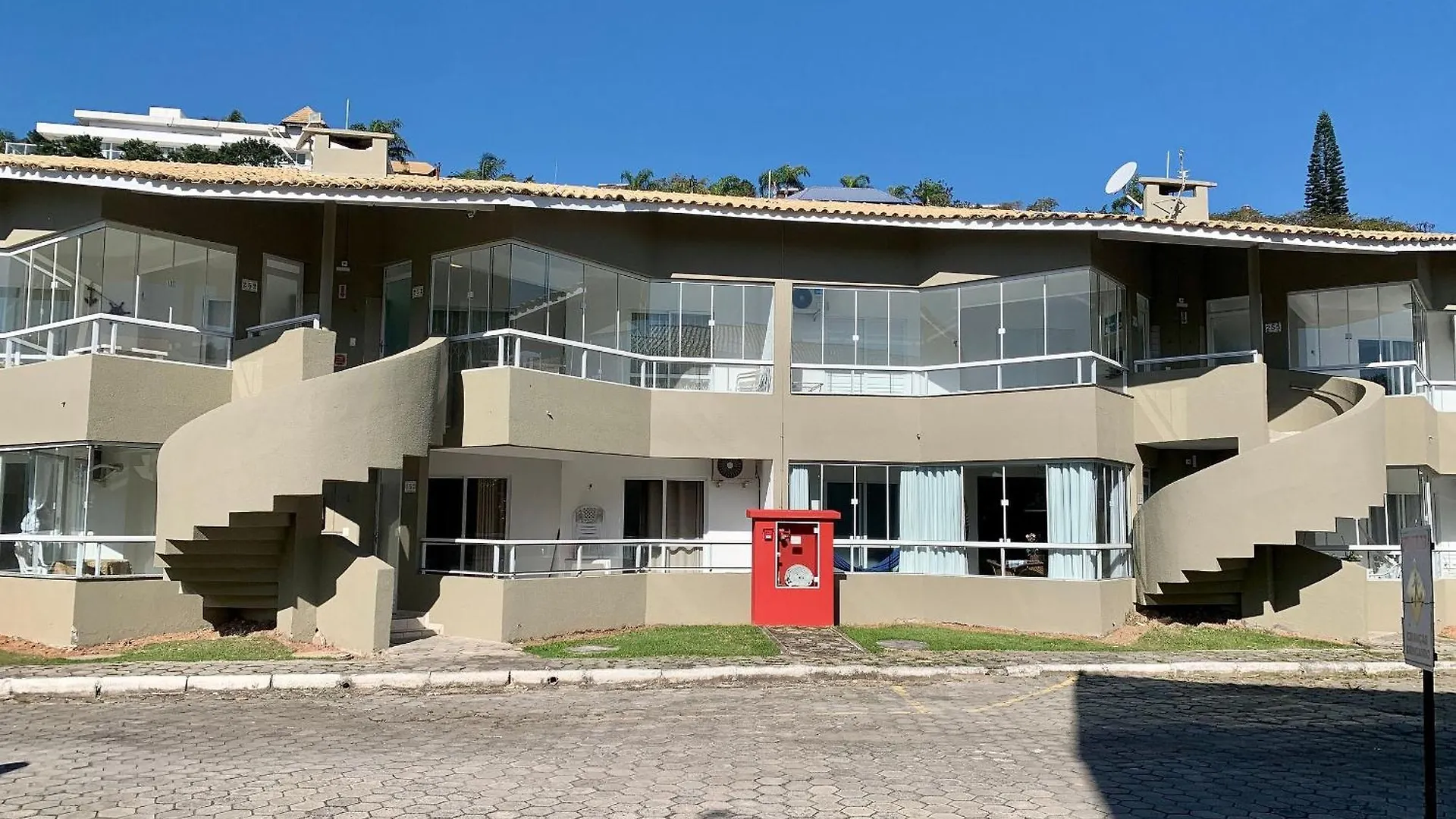 Res. Solar das Bromélias Bombinhas Brasil